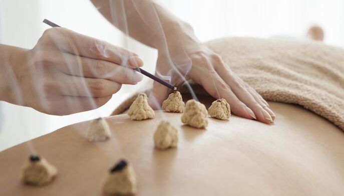 Ogrevanje bioaktivnih točk na hrbtu za osteohondrozo